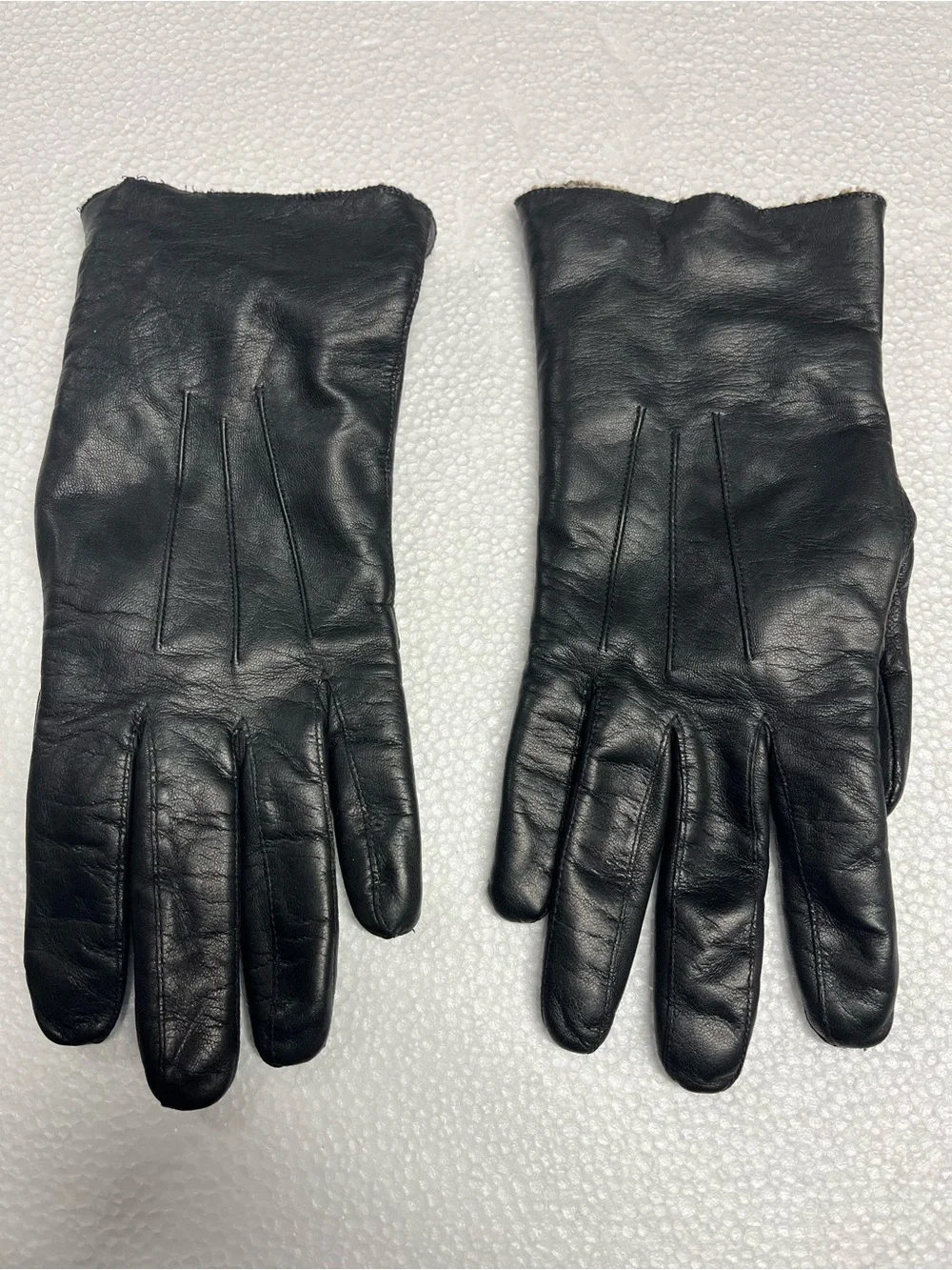 Etienne Aigner leather gloves Vintage